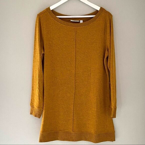 D & Co Active Gold Tunic long sleeve Small - Picture 1 of 7